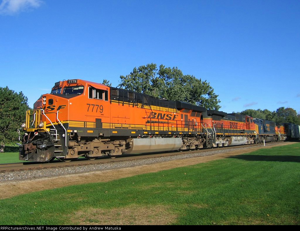 BNSF 7779